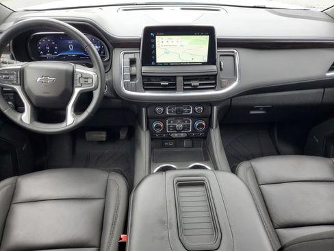 Used 2024 Chevrolet Suburban Z71 w/ Luxury Package AWD/4WD image 30