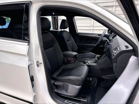 Used 2024 Volkswagen Tiguan SE R-Line FWD image 33