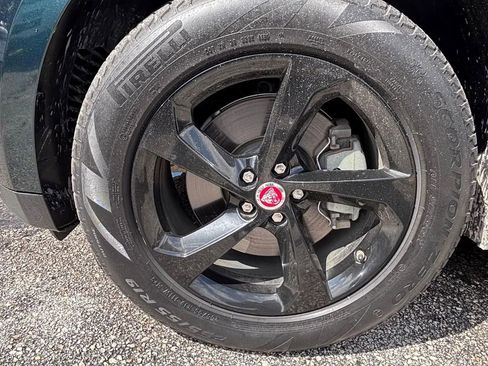 Used 2017 Jaguar F-PACE Prestige image 19