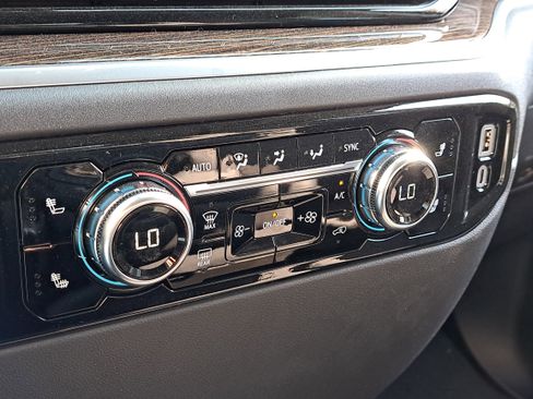 New 2025 GMC Sierra 1500 Elevation w/ LPO, Elevation Black Package image 30