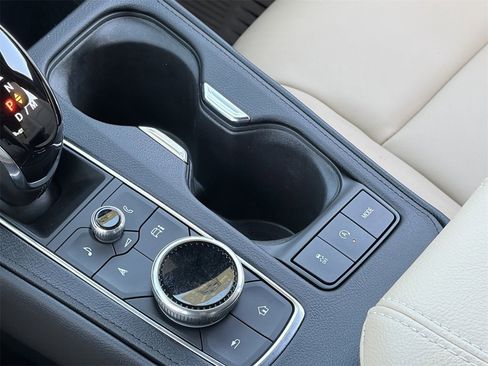 Certified 2025 Cadillac XT4 Premium Luxury image 32