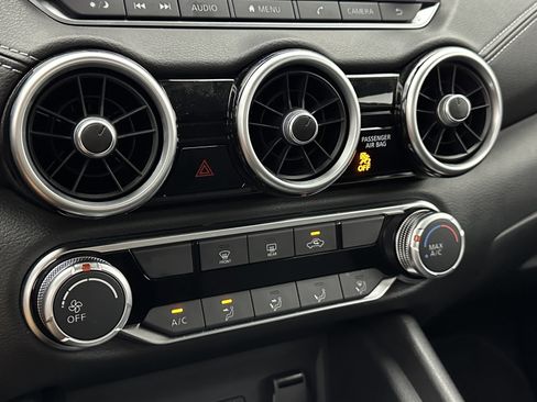 Used 2025 Nissan Sentra SV image 12