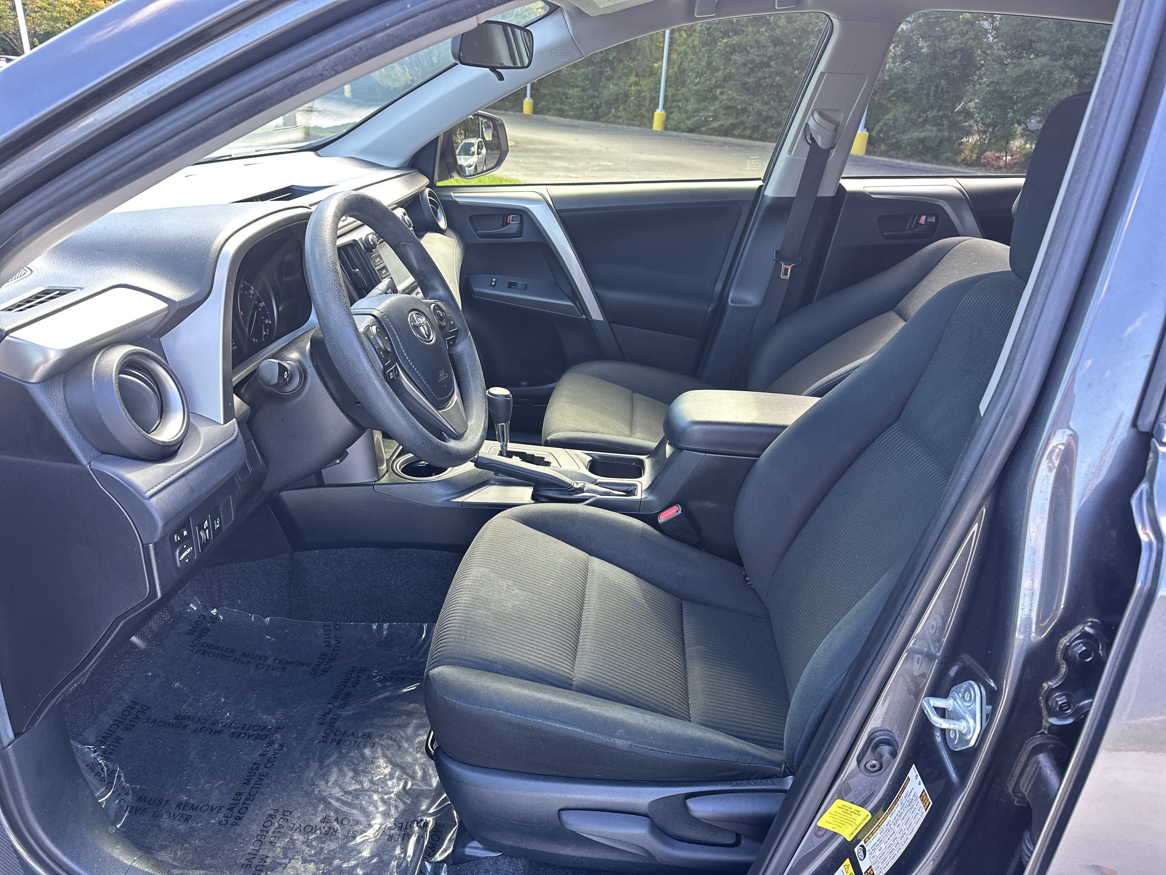 Used 2017 Toyota RAV4 LE FWD image 16