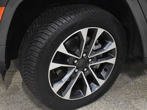 Used 2021 Jeep Grand Cherokee L Overland w/ Luxury Tech Group IV image 11