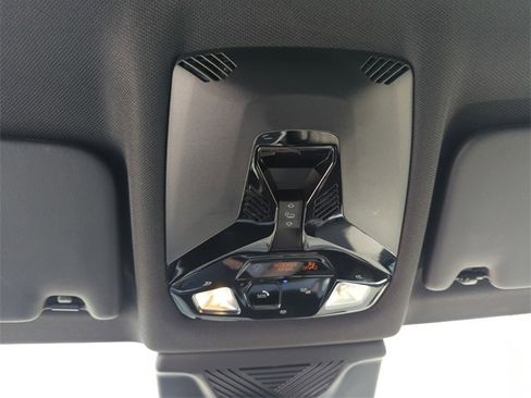 Used 2025 BMW X2 xDrive28i w/ M Sport Package image 26