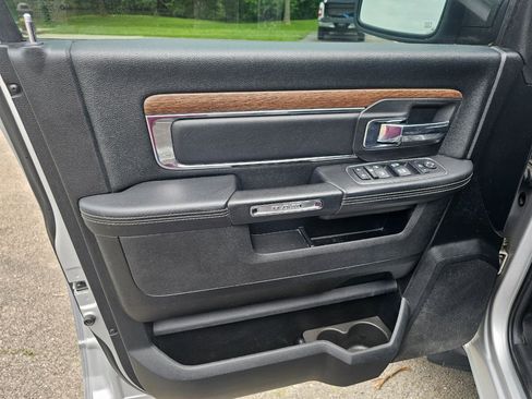 Used 2017 RAM 1500 Laramie w/ Convenience Group AWD/4WD image 24