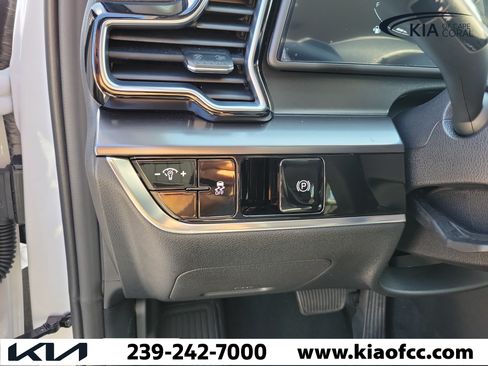 Certified 2025 Kia Sportage EX FWD image 22