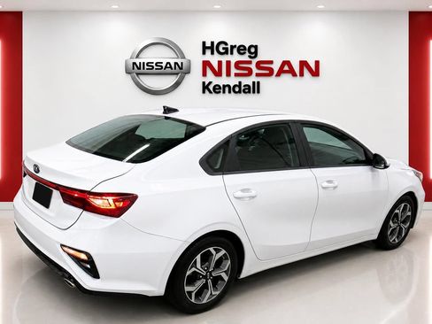 Used 2019 Kia Forte LXS FWD image 4