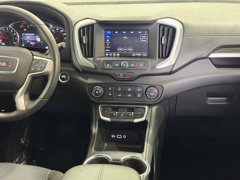 Used 2024 GMC Terrain SLE AWD/4WD image 13