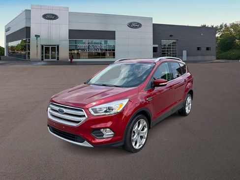 Used 2019 Ford Escape Titanium AWD/4WD image 4