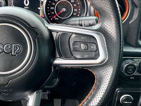 Used 2022 Jeep Gladiator Mojave w/ Trailer Tow Package image 11