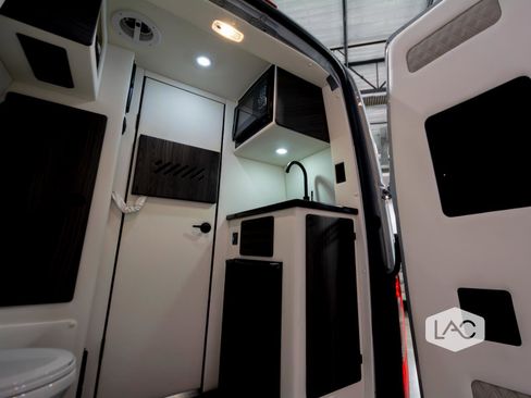 Used 2025 Mercedes-Benz Sprinter 3500 image 13