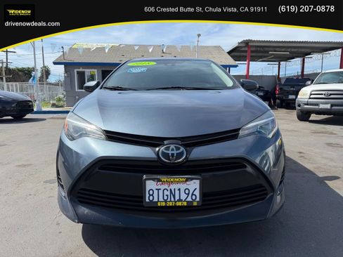 Used 2018 Toyota Corolla LE image 2