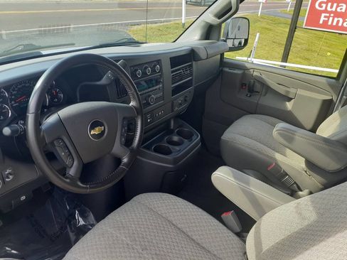 Used 2020 Chevrolet Express 3500 LS image 8