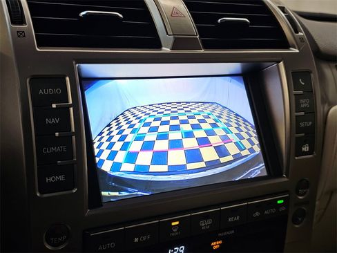 Used 2019 Lexus GX 460 image 30