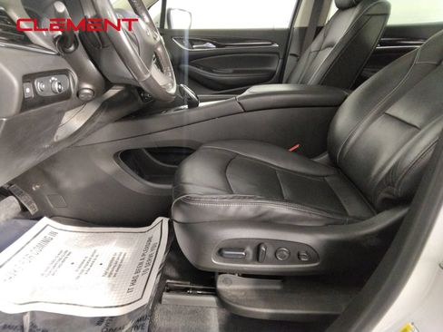 Used 2021 Buick Enclave Avenir w/ Avenir Technology Package FWD image 29