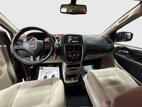 Used 2018 Dodge Grand Caravan SE w/ UConnect Hands-Free Group FWD image 22