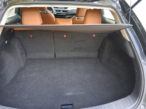 Used 2019 Lexus UX 200 w/ Accessory Package FWD image 27