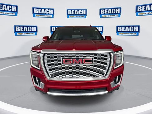 Used 2024 GMC Yukon Denali w/ Advanced Technology Package image 3