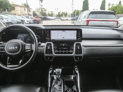 Used 2023 Kia Sorento SX FWD image 13