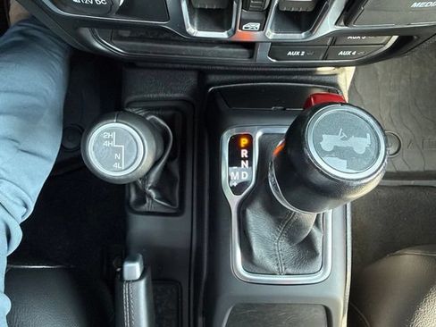 Used 2020 Jeep Wrangler Unlimited Sahara AWD/4WD image 32