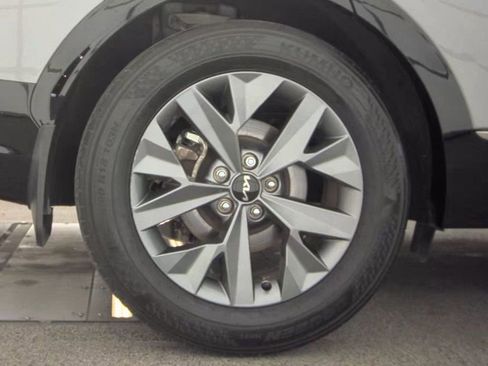 Used 2024 Kia Sportage SX image 11