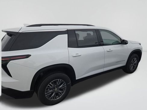 New 2025 Chevrolet Traverse LT w/ LPO, Floor Liner Package image 7