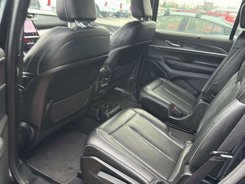 Used 2024 Jeep Grand Cherokee L Limited w/ Luxury Tech Group II AWD/4WD image 20
