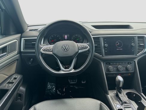 Certified 2021 Volkswagen Atlas Cross Sport SE w/ Panoramic Sunroof Package FWD image 20