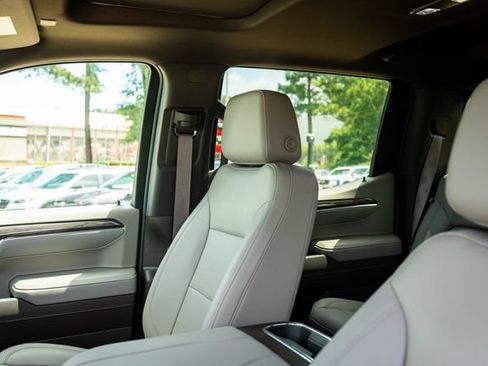 Used 2024 Chevrolet Silverado 1500 LTZ AWD/4WD image 34