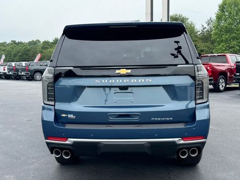 New 2025 Chevrolet Suburban Premier image 4