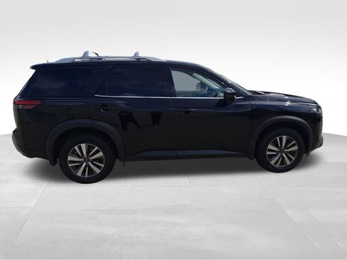 Certified 2024 Nissan Pathfinder SL image 7