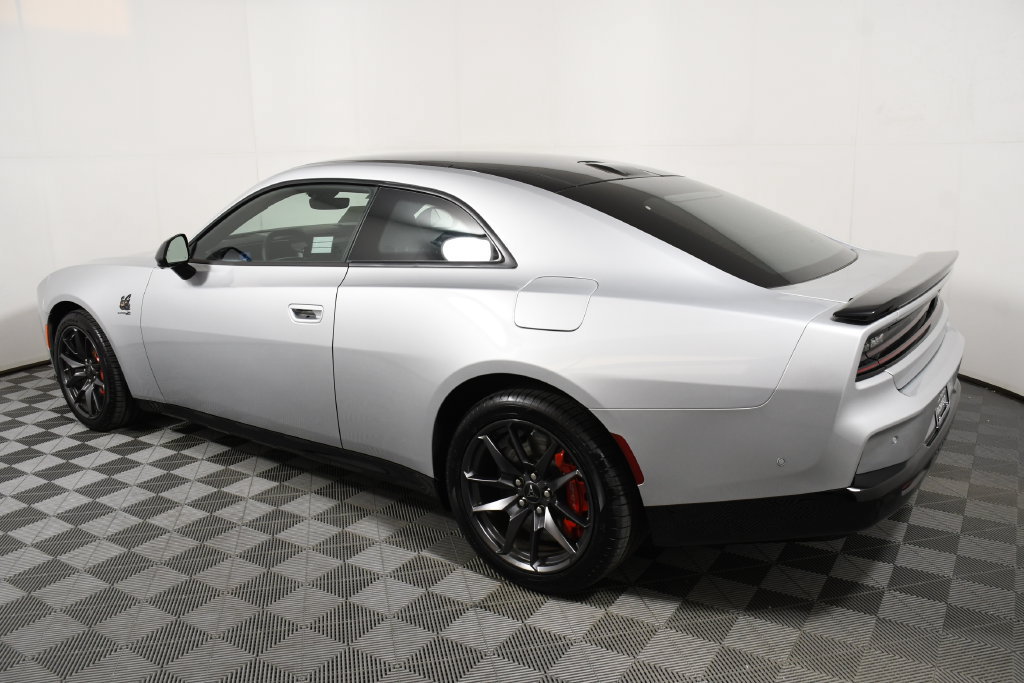 Used 2024 Dodge Charger Daytona Scat Pack w/ Plus Group AWD/4WD image 3