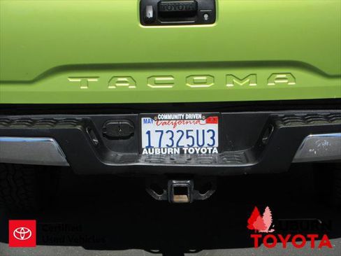 Certified 2023 Toyota Tacoma TRD Off-Road AWD/4WD image 8