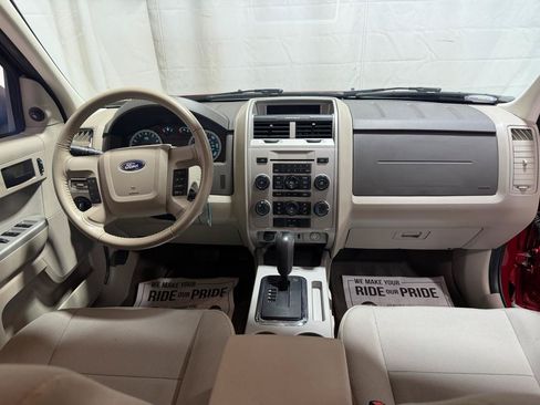 Used 2010 Ford Escape XLT AWD/4WD image 17