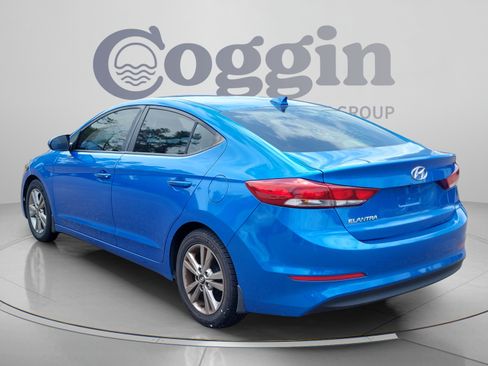 Used 2017 Hyundai Elantra Value Edition FWD image 3