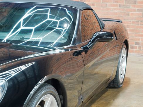 Used 2005 Chevrolet Corvette Convertible w/ Preferred Equipment Group RWD image 22
