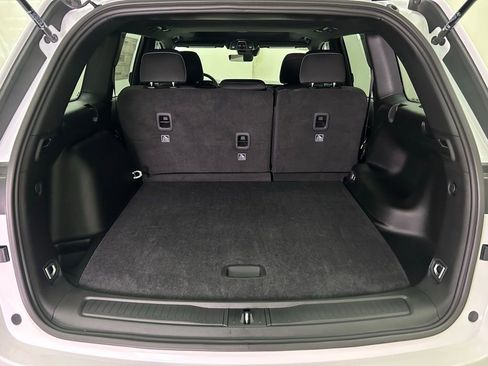 New 2025 Jeep Grand Cherokee Laredo X image 11