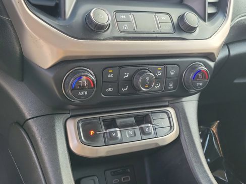 Used 2020 GMC Acadia Denali image 27