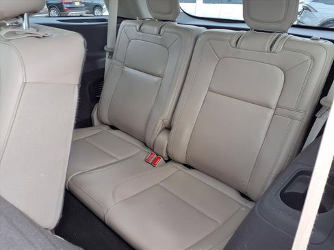 Used 2020 Lincoln Aviator Reserve w/ Equipment Group 201A image 25