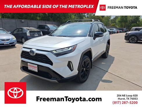 Used 2024 Toyota RAV4 XSE AWD/4WD image 1