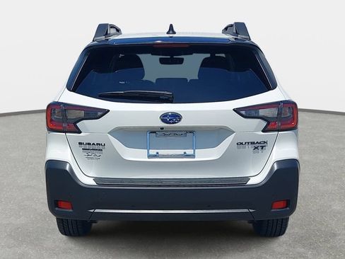 Used 2025 Subaru Outback Onyx Edition XT AWD/4WD image 6
