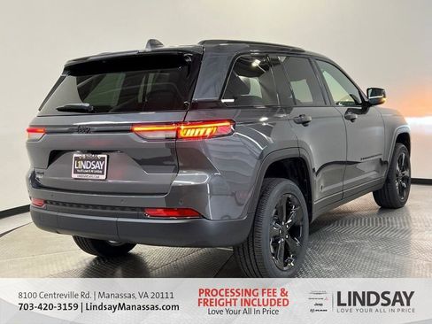 New 2025 Jeep Grand Cherokee Altitude AWD/4WD image 5