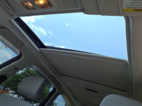 Used 2015 Subaru Forester 2.5i Premium AWD/4WD image 5