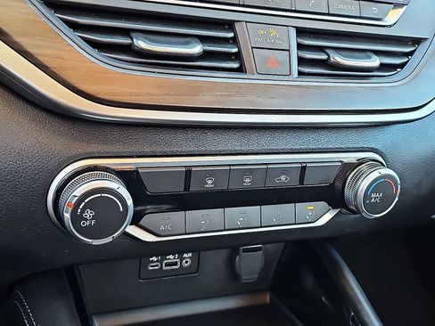 Used 2023 Nissan Altima 2.5 SV image 16