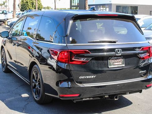 Used 2024 Honda Odyssey Sport image 6