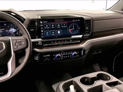 Used 2025 GMC Sierra 1500 Elevation AWD/4WD image 7