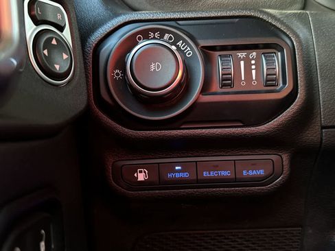 Used 2021 Jeep Wrangler Unlimited Sahara w/ Cold Weather Group image 21