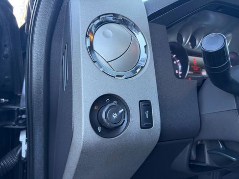 Used 2011 Ford F250 Lariat w/ Lariat Ultimate Pkg image 29