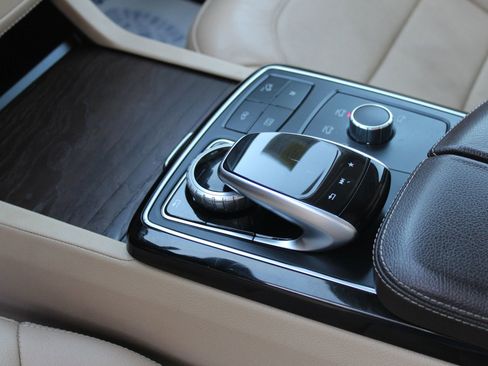 Used 2017 Mercedes-Benz GLS 450 4MATIC image 27